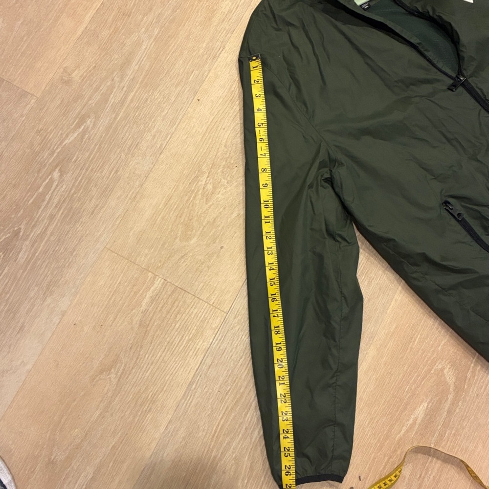 Guess Men’s Forest Green Windbreaker With Hood Jacket Never Worn Size XXL - Picture 6 of 8